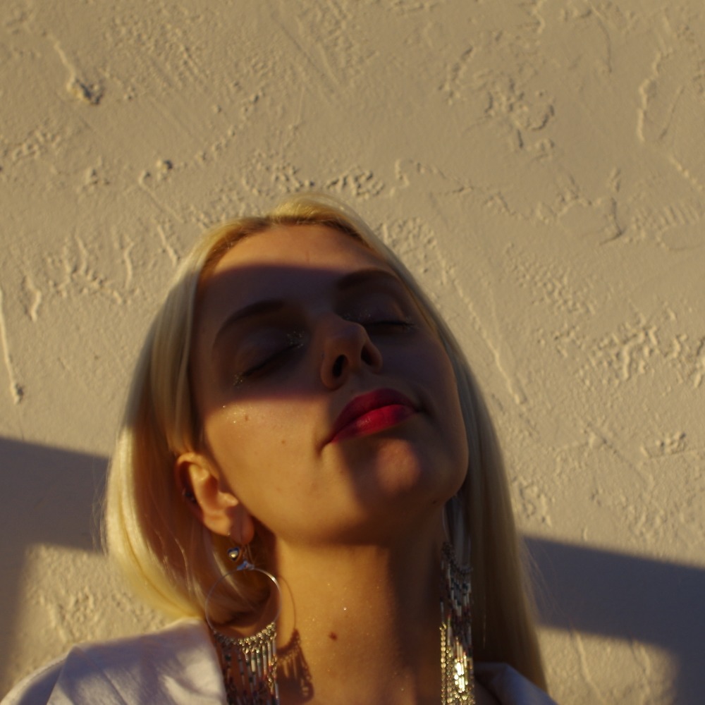 Meet your Posher, Adriana